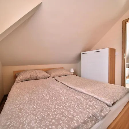 Kriszta Deluxe * Ujfeherto