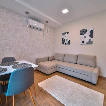 Kriszta Deluxe Vendeghaz Apartment *