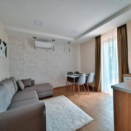 Appartamento Kriszta Deluxe Ujfeherto