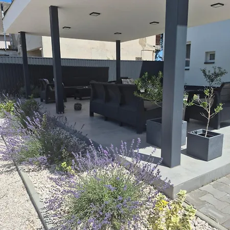 Appartamento Kriszta Deluxe Ujfeherto