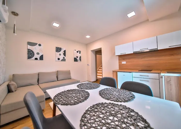 Kriszta Deluxe Vendeghaz Appartement Ujfeherto